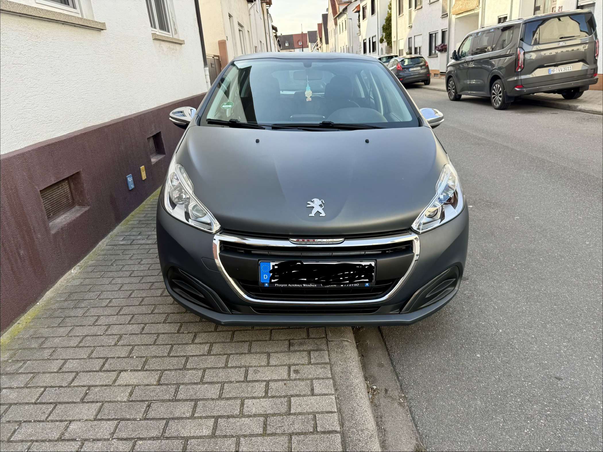 Second hand Peugeot 208 1.0