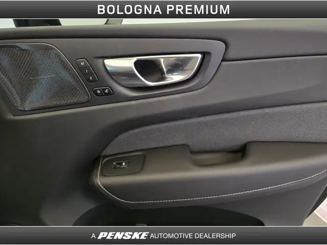 Volvo XC60 view 23