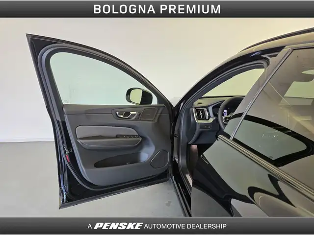 Volvo XC60 view 27