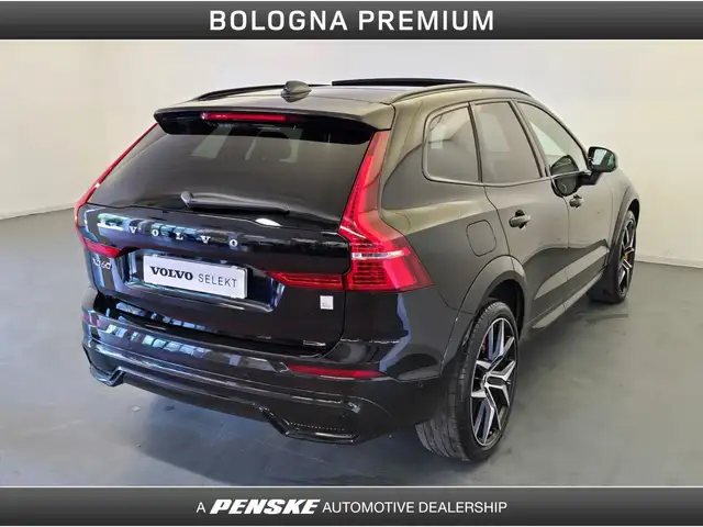 Volvo XC60 view 2
