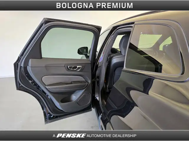 Volvo XC60 view 25
