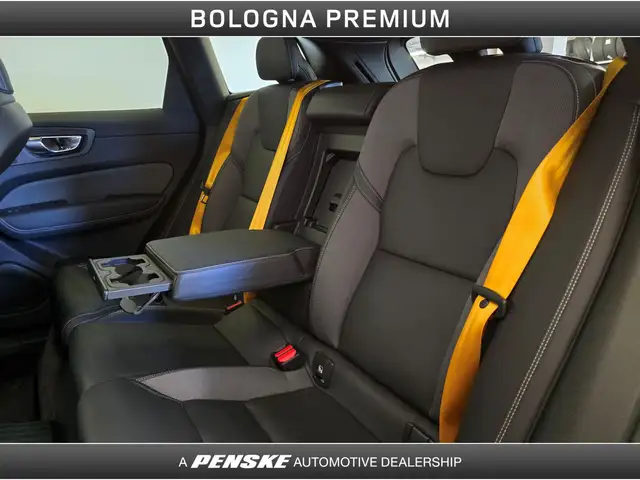 Volvo XC60 view 18