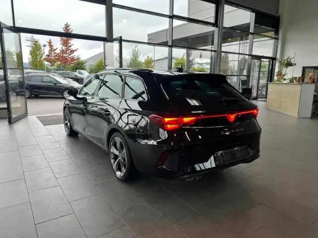 Cupra Leon view 5