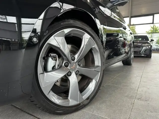 Cupra Leon view 6