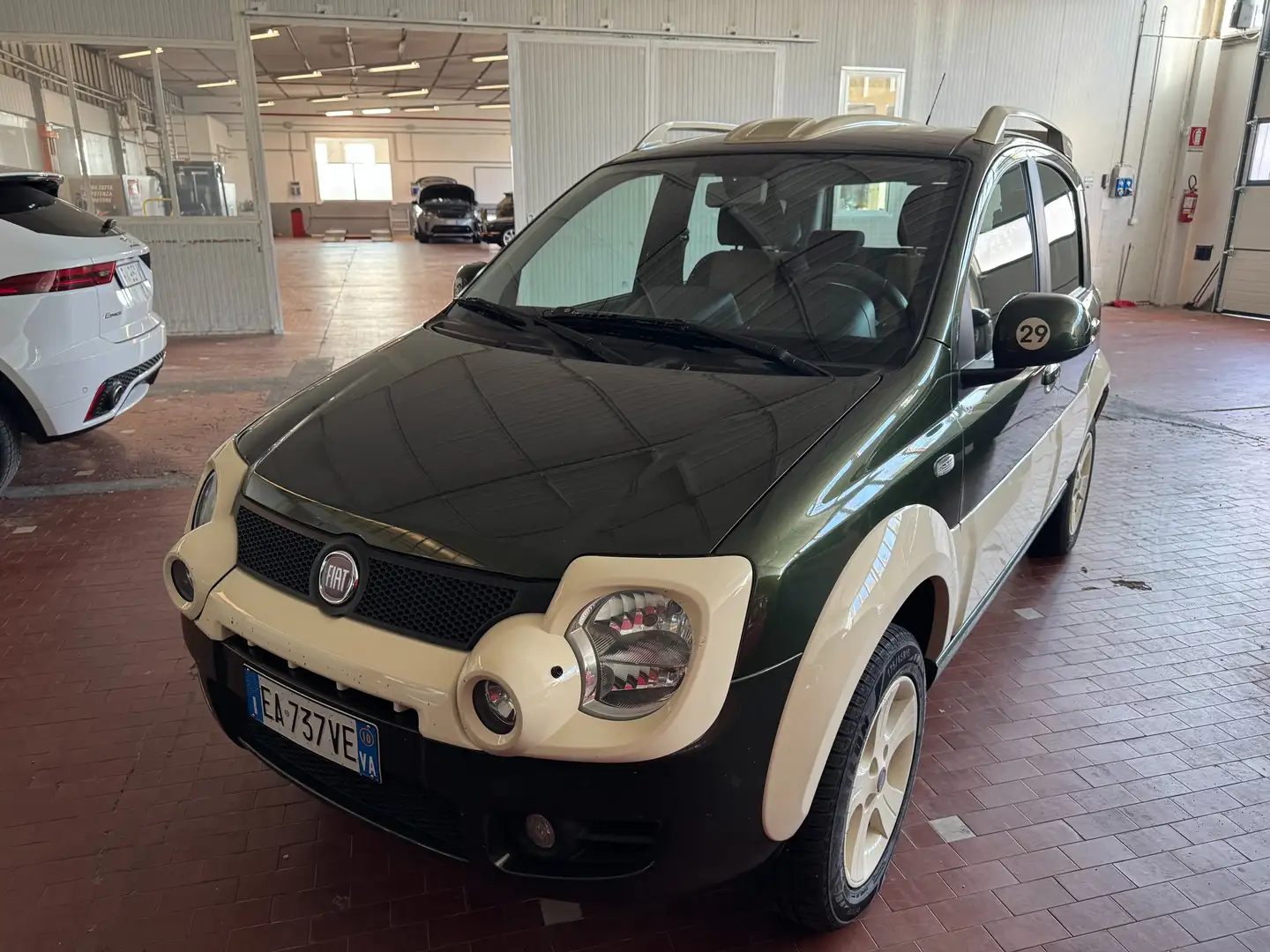 Fiat Panda 1.3 mjt 16v Cross esp 4x4 Grün - 1