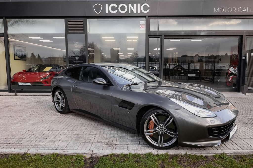 Ferrari GTC4 Lusso V12 - foto 1