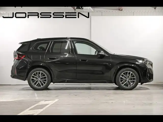 BMW X1 view 3