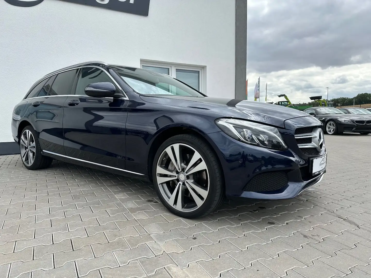Mercedes-Benz C 400 4Matic LED/Avantgarde Blau - 2