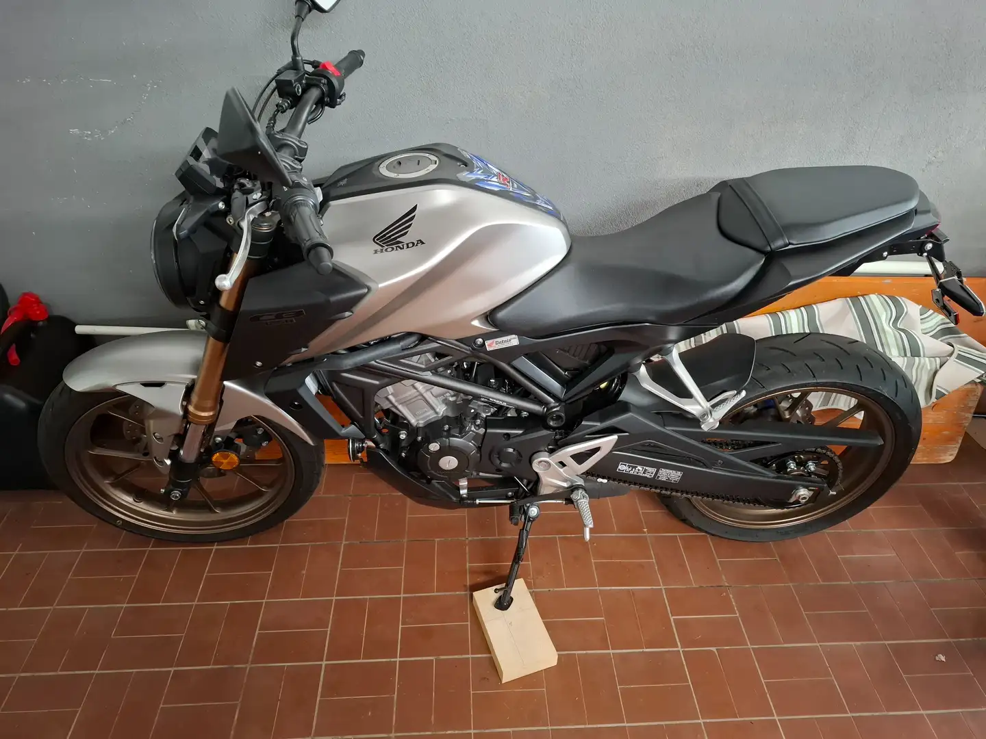 Honda CB 125 Argintiu - 1