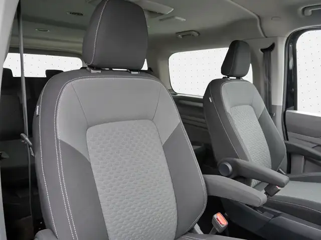 Volkswagen Caravelle view 13