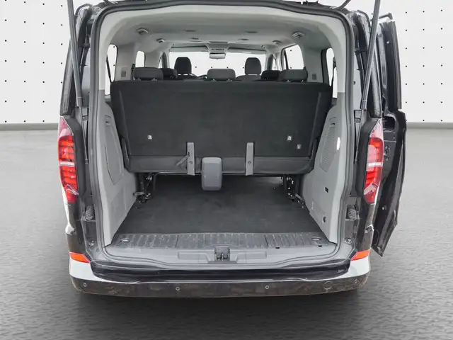 Volkswagen Caravelle view 14