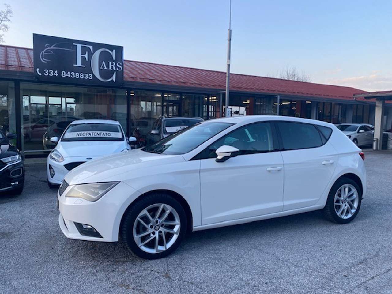 SEAT Leon 1.6 TDI STYLE 5P. 105CV - 12 MESI GARANZIA EUROPEA