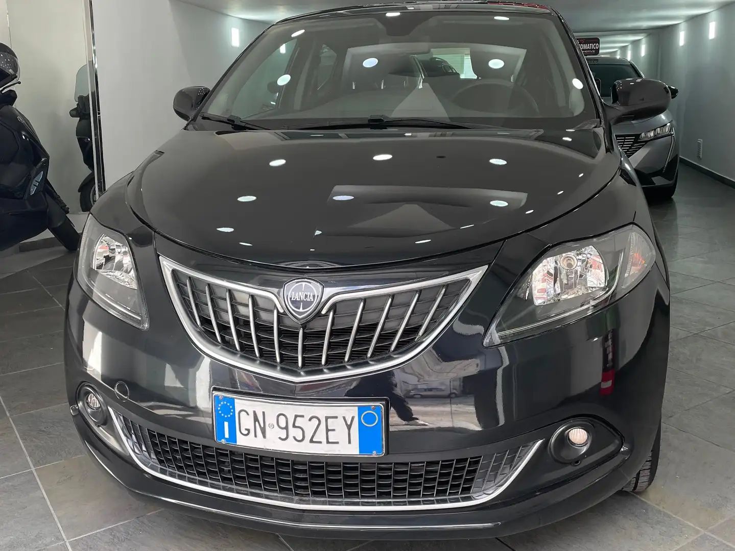 Lancia Ypsilon Ypsilon 1.0 Firefly Hybrid - LED PACK - 2023 Nero - 2