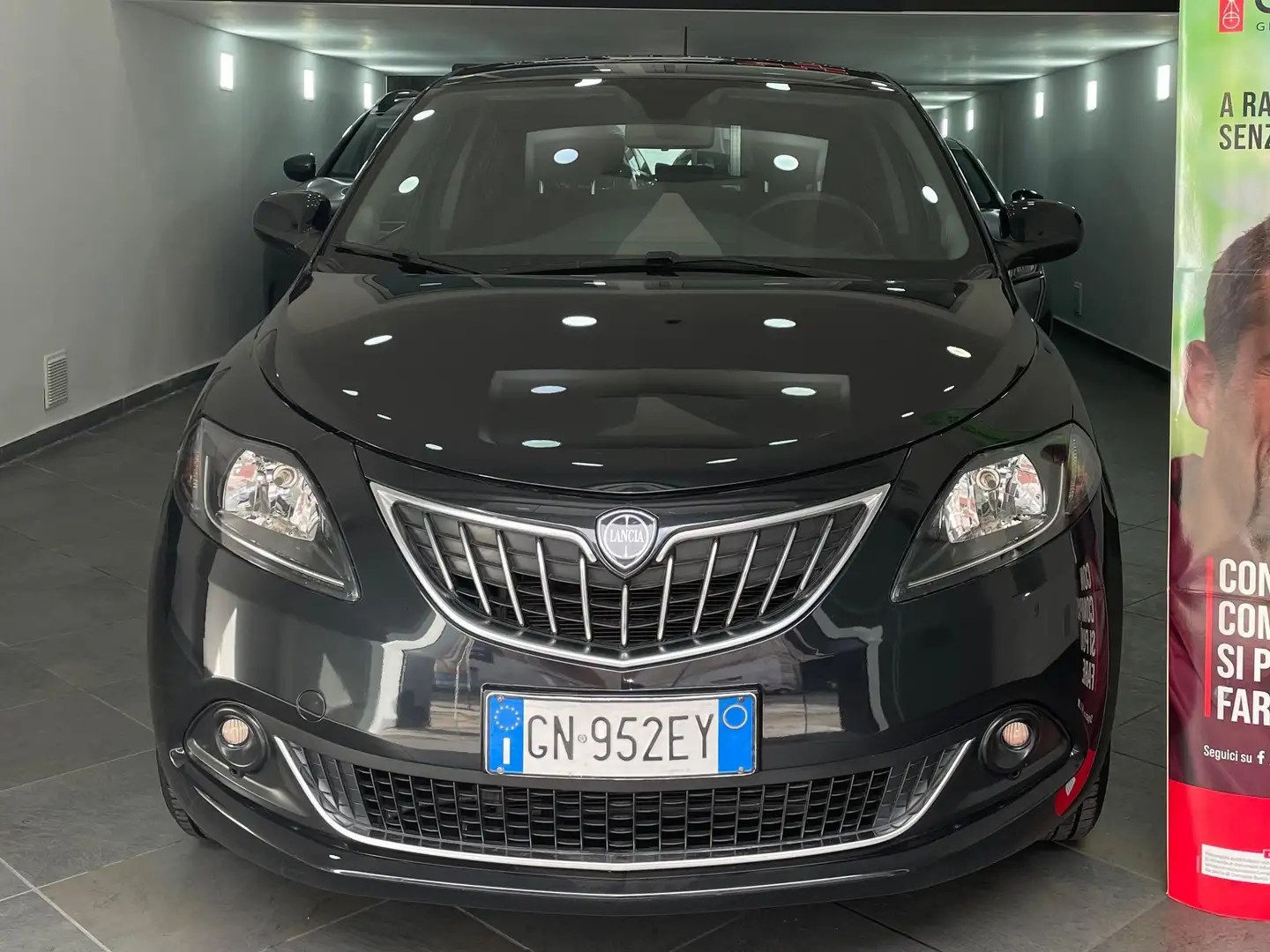 Lancia Ypsilon Ypsilon 1.0 Firefly Hybrid - LED PACK - 2023 Nero - 1