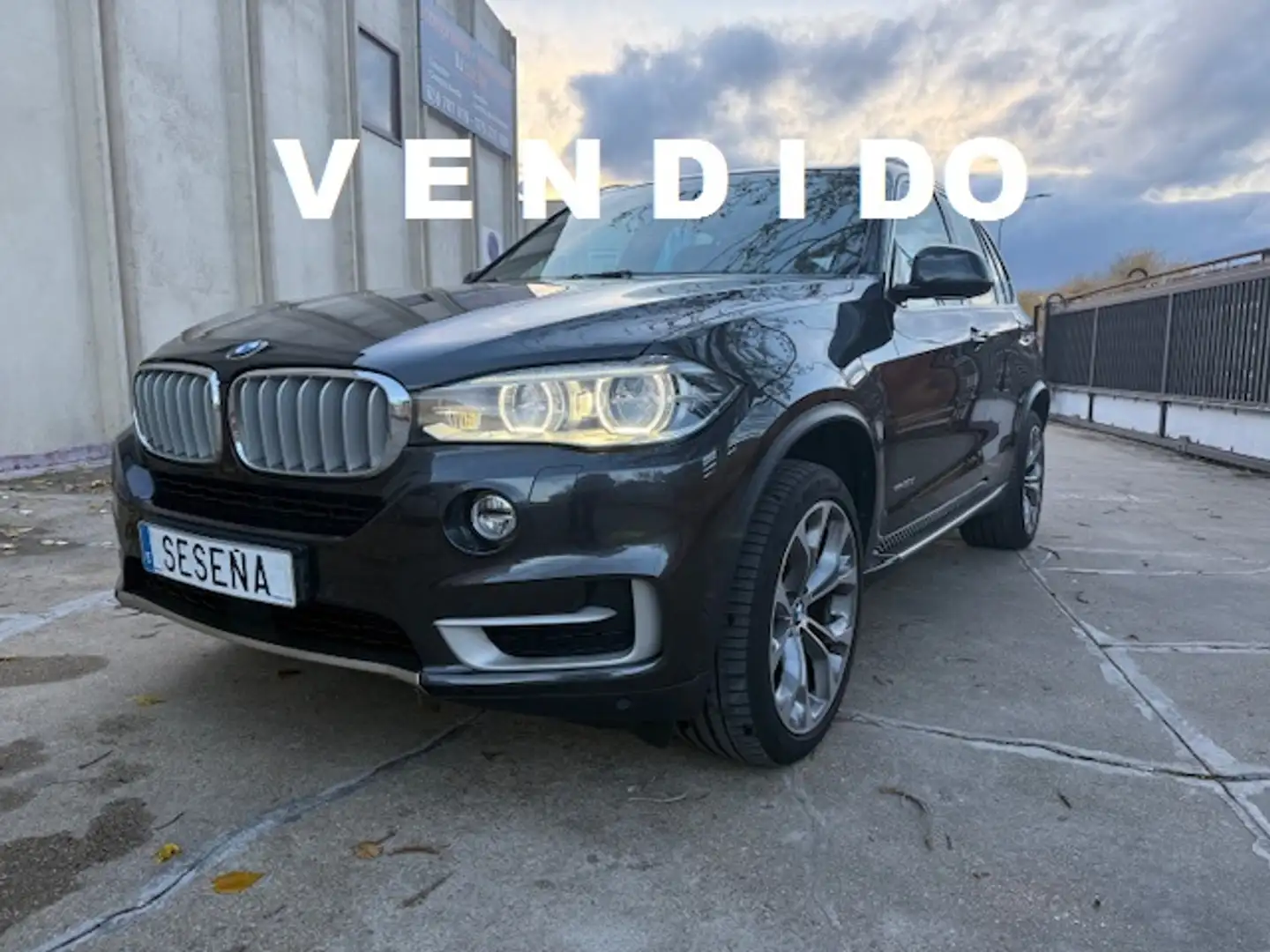 BMW X5 xDrive 30dA Noir - 1