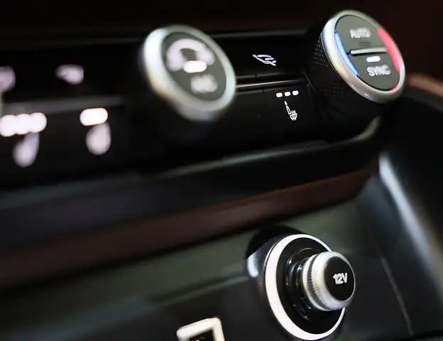 Alfa Romeo Stelvio view 14