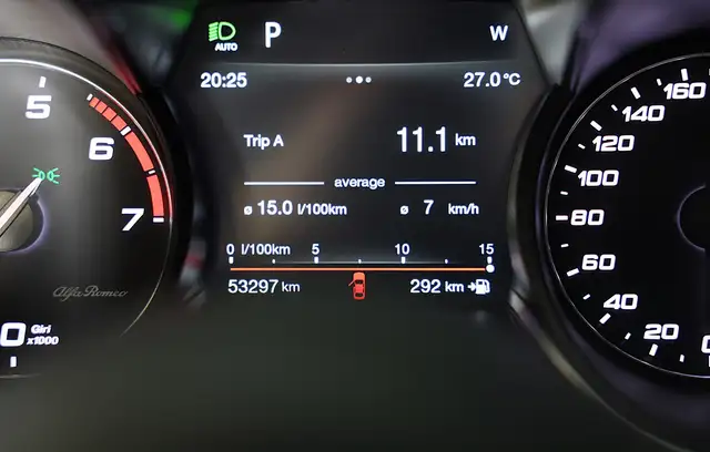 Alfa Romeo Stelvio view 17