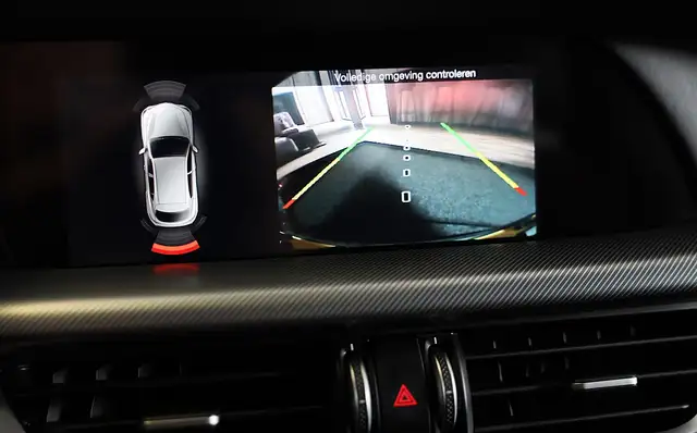 Alfa Romeo Stelvio view 16