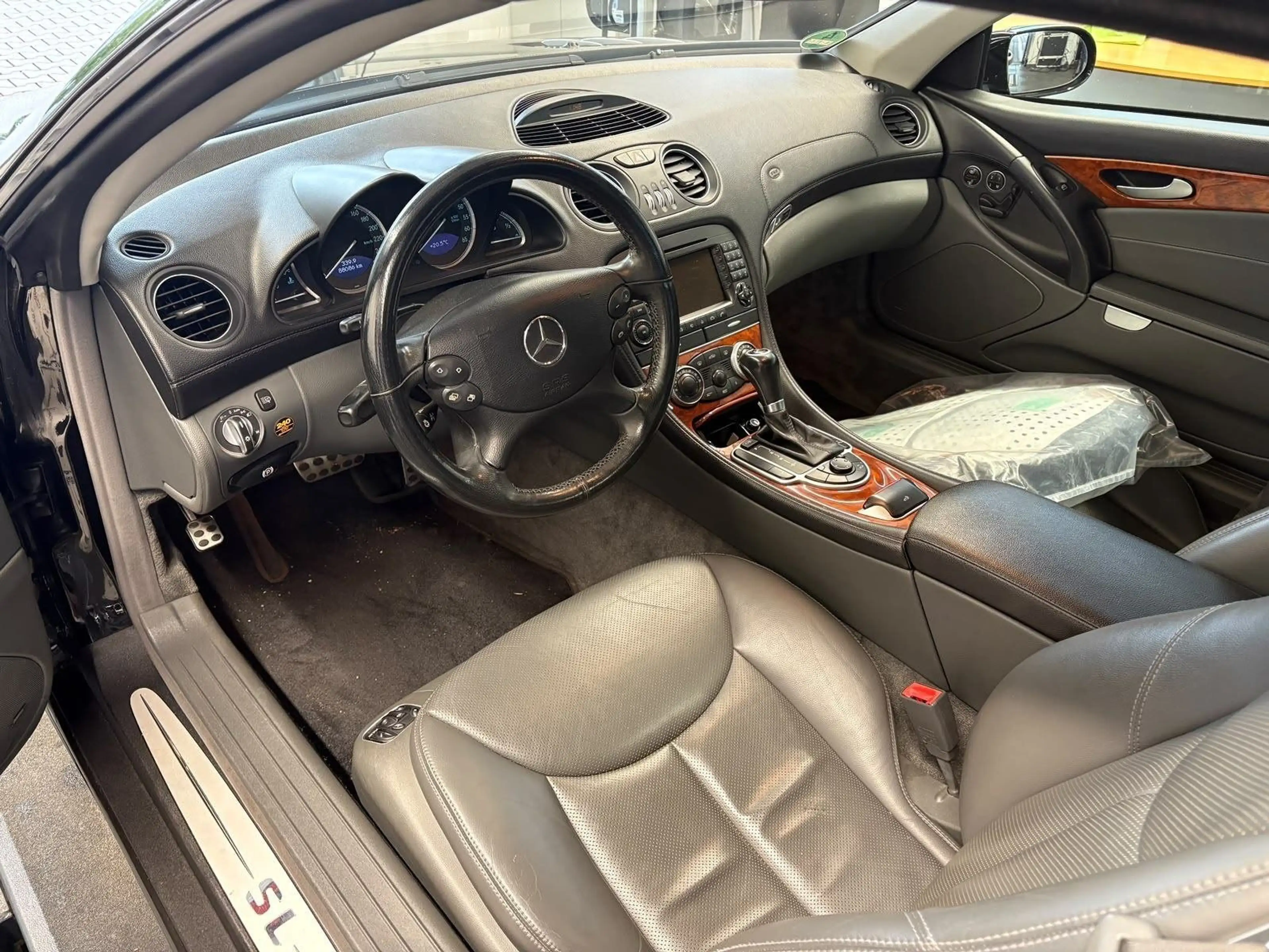 Mercedes-Benz SL 350 /BOSE-SOUNDSYSTEM/COMAND/Bi-XENON/ — photo 3