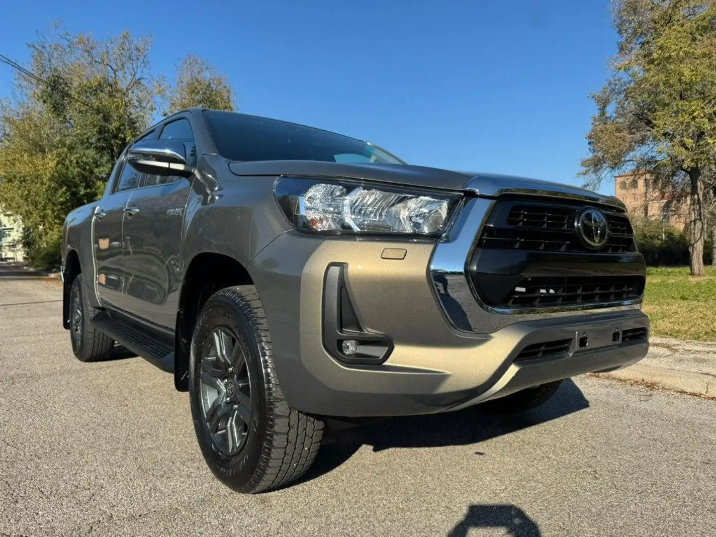 Toyota Hilux 2.8 D-4D 4WD 4 porte DoubleCab Lounge Bronzo - 1
