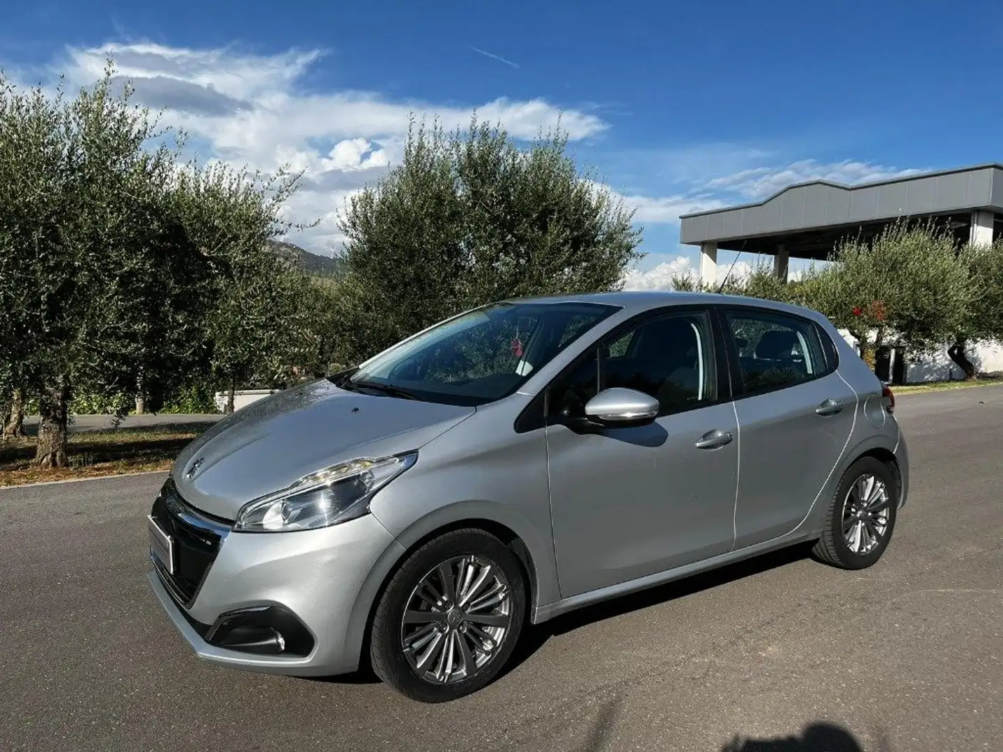 Peugeot 208 BlueHDi 75 5 porte Allure Gris - 2