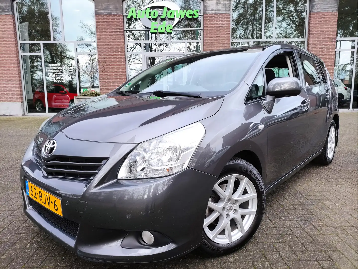 Toyota Verso 1.8 VVT-i Dynamic Business 7p. Automaat - Trekhaak Gris - 1