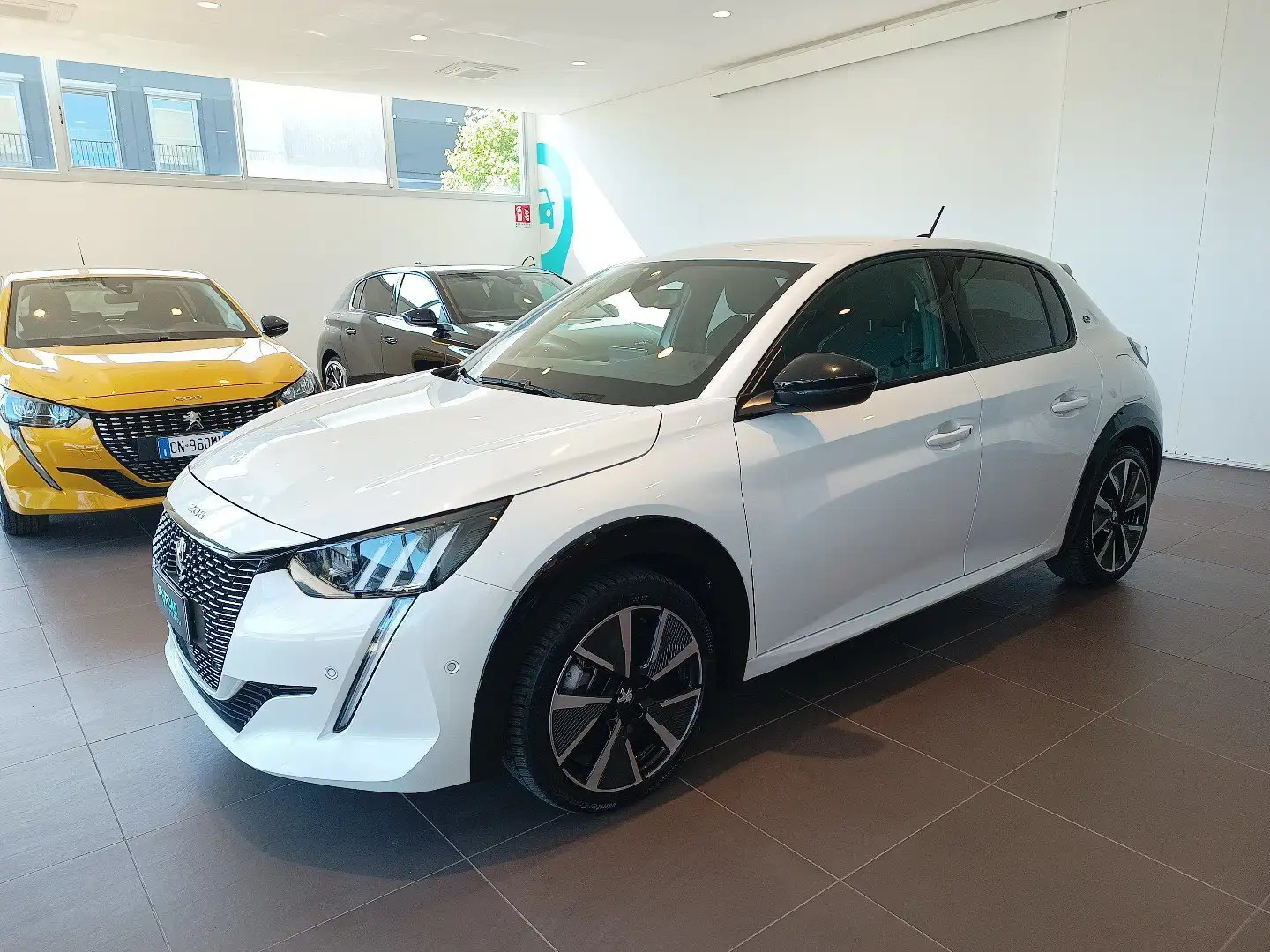 Peugeot 208 e-208 GT Pack 100kW Bianco - 1