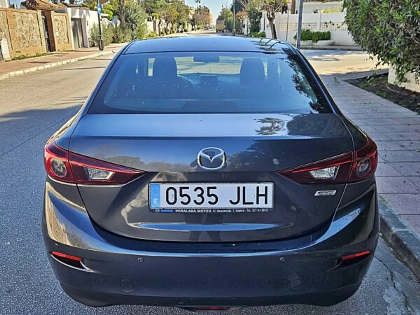 Mazda 3 Berlina Manual de 4 Puertas Gris - 2