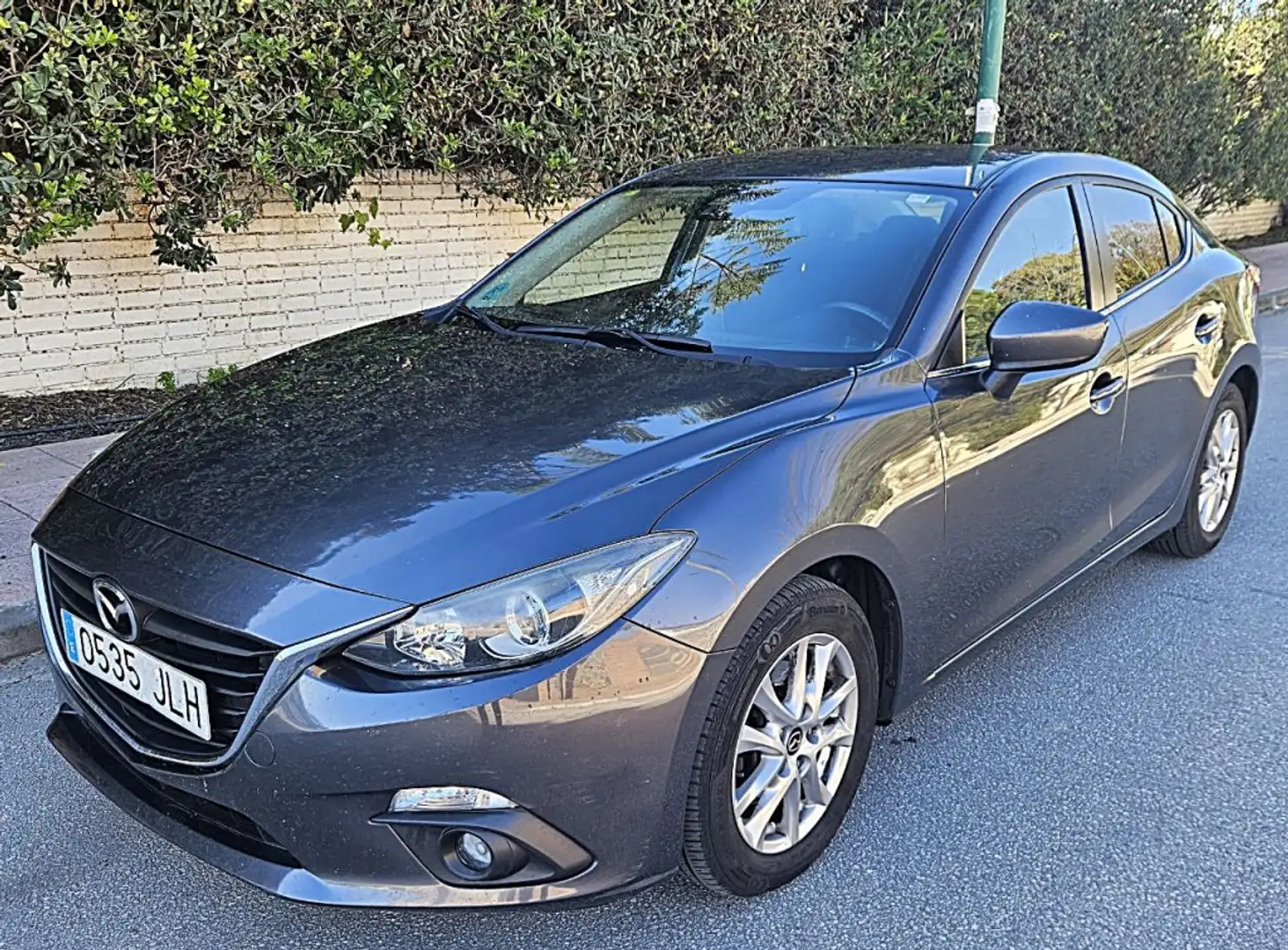 Mazda 3 Berlina Manual de 4 Puertas Gris - 1