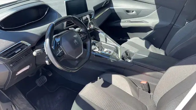 Peugeot 3008 view 8