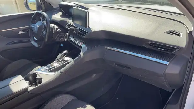Peugeot 3008 view 10