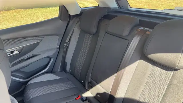 Peugeot 3008 view 9