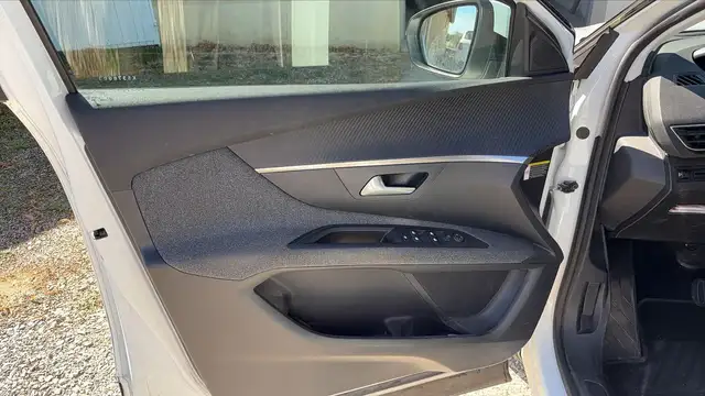 Peugeot 3008 view 7