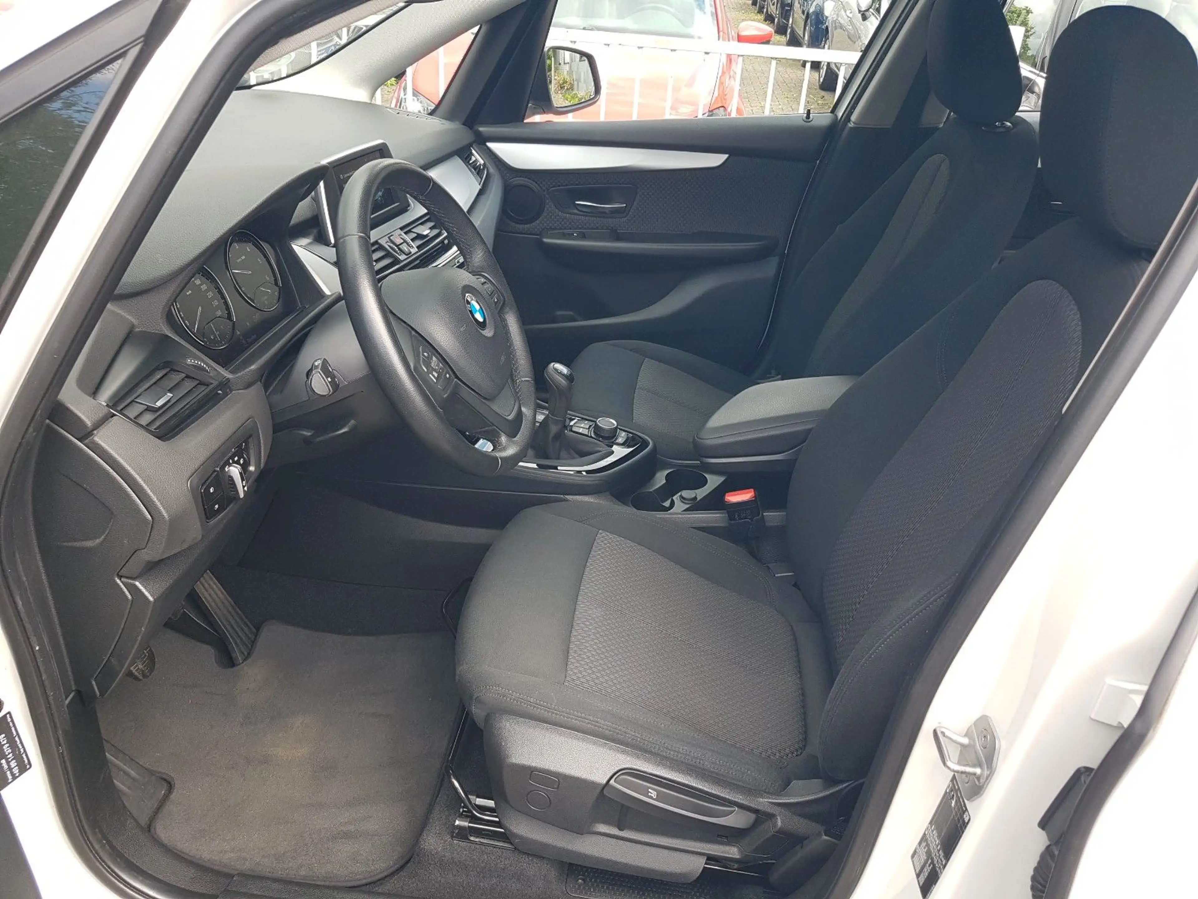 BMW 216 Advantage LED PDC Sitzheizung — photo 10