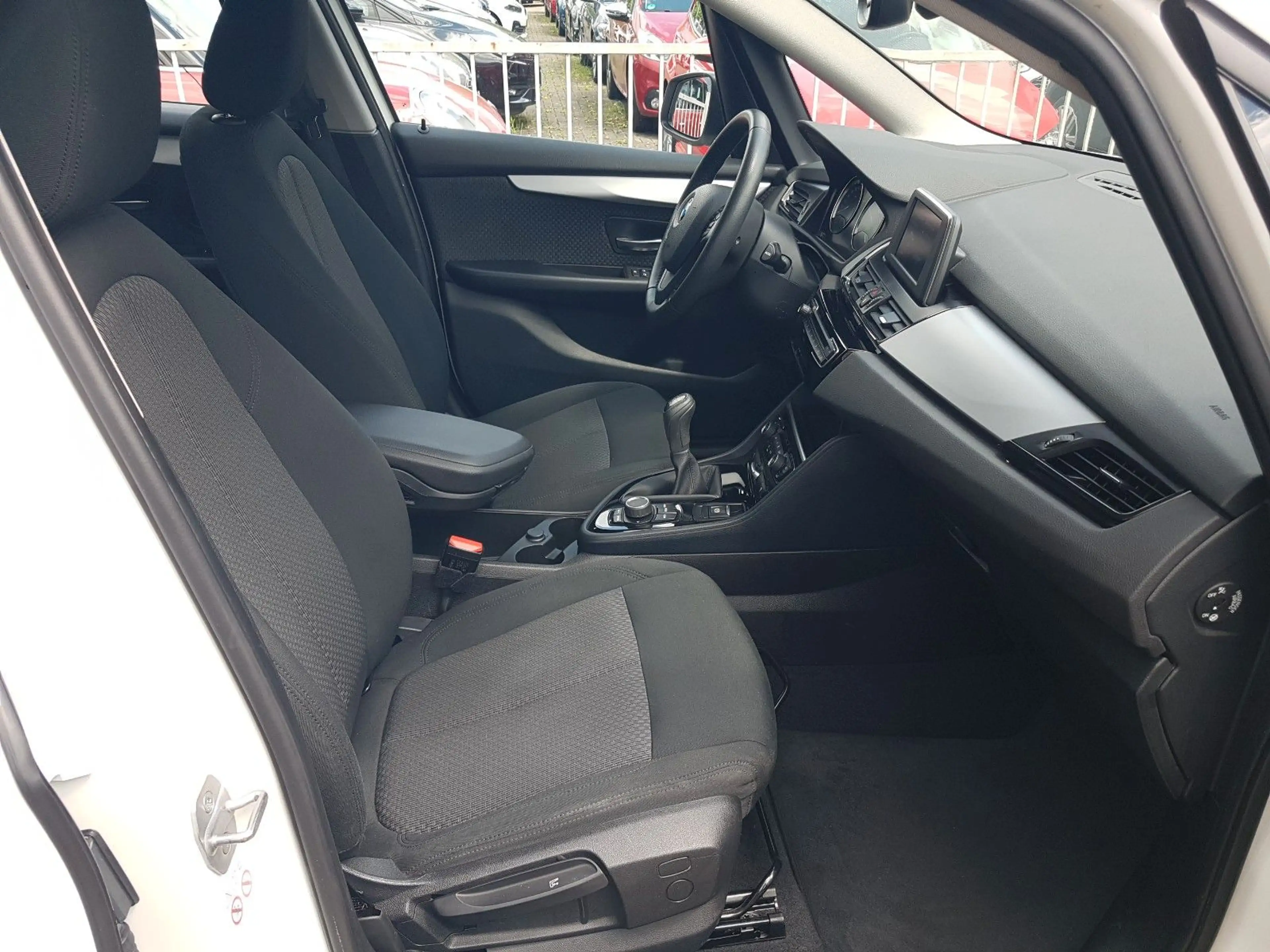 BMW 216 Advantage LED PDC Sitzheizung — photo 12