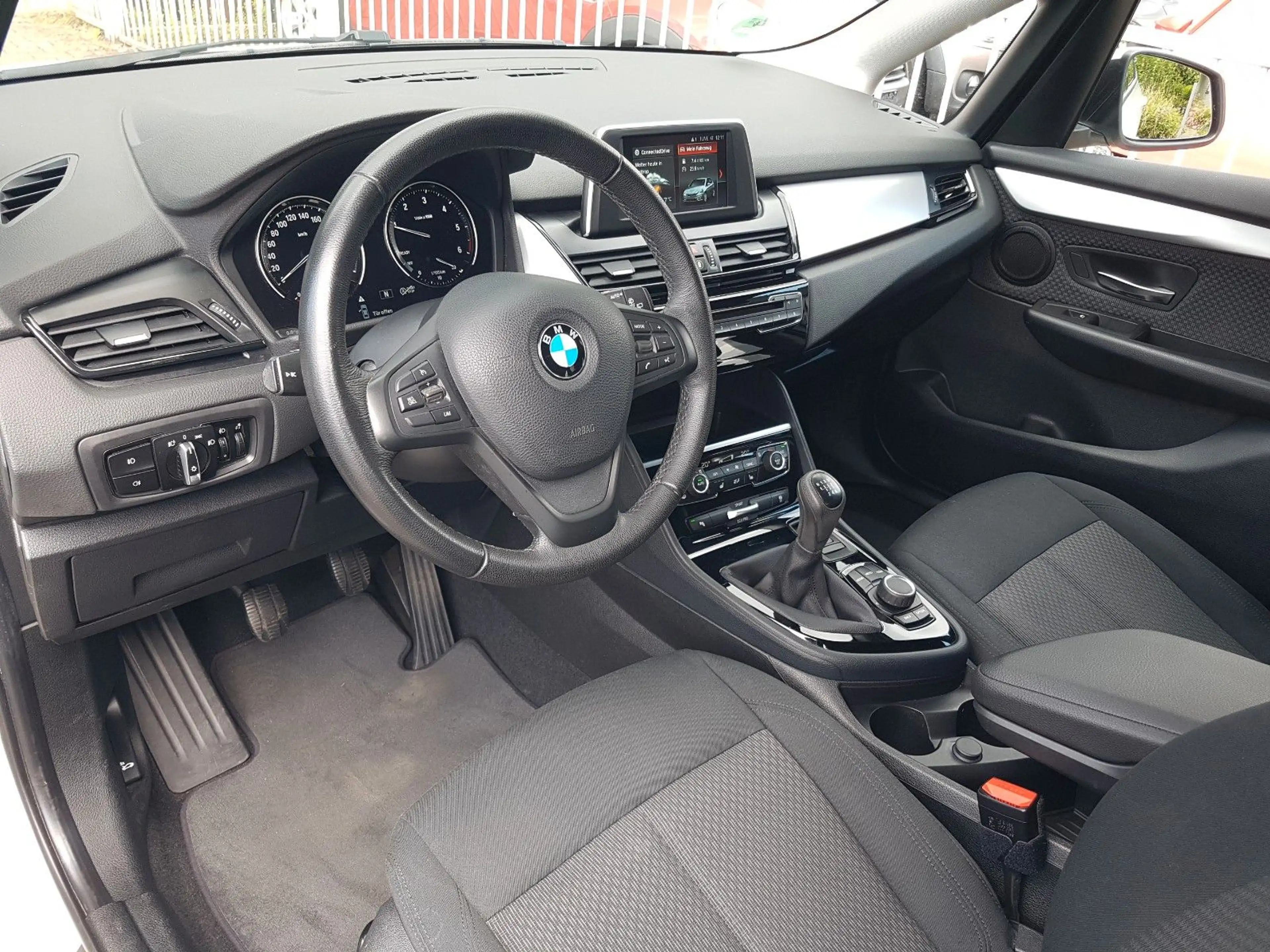 BMW 216 Advantage LED PDC Sitzheizung — photo 11
