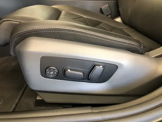 BMW 5 Series view 6