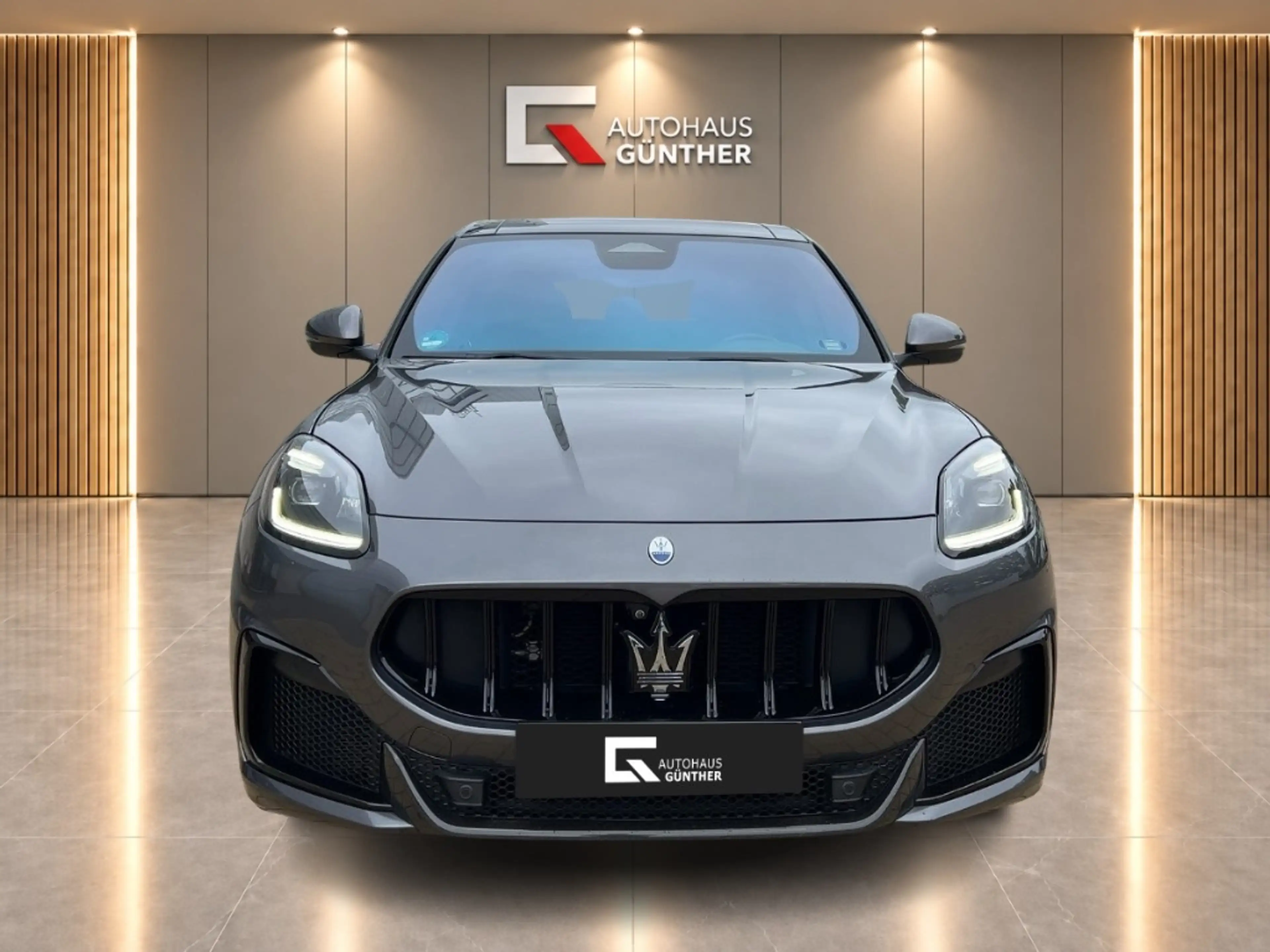 Maserati Grecale Trofeo AHK 530HP Pano Carbon Black-Pack — photo 6