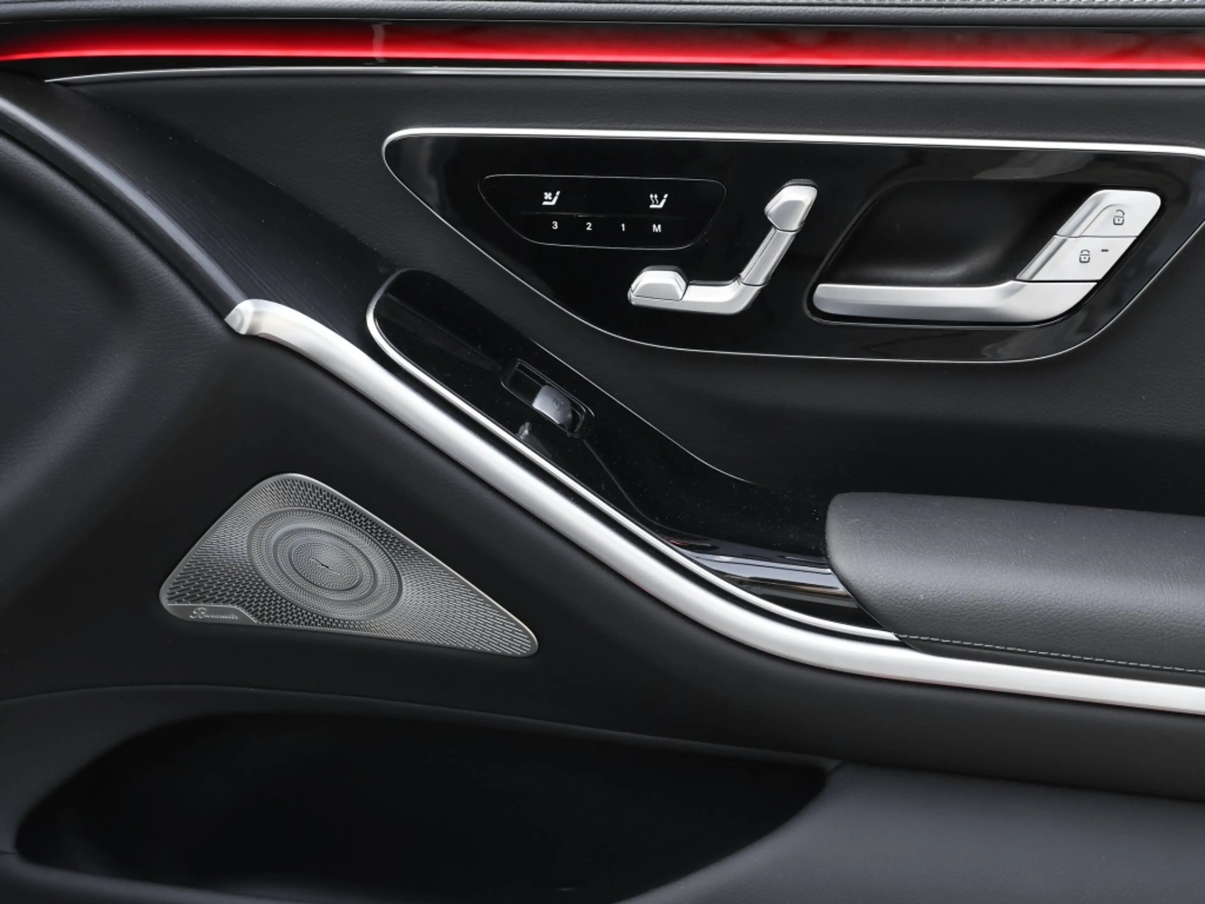 Mercedes-Benz S 450 d 4M AMG-Sport/Pano/Sitzkl/StdHz/MLB/Airm — photo 8