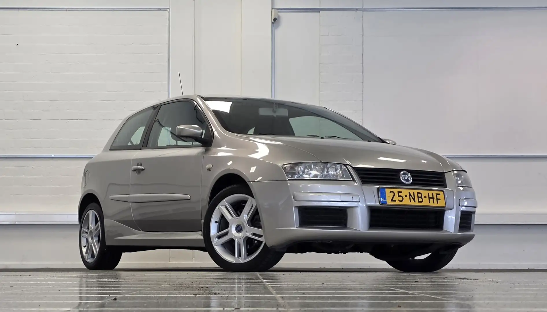 Fiat Stilo 2.4i 20V Abarth 170pk 17" LM Nieuwe APK Garantie Grau - 2