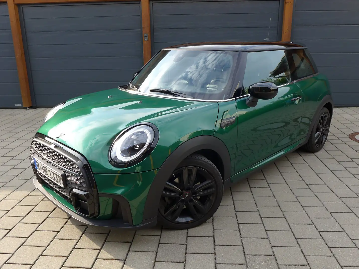 MINI Cooper John Cooper Works Trim Aut. Navi Sport 17" Alu Grün - 1