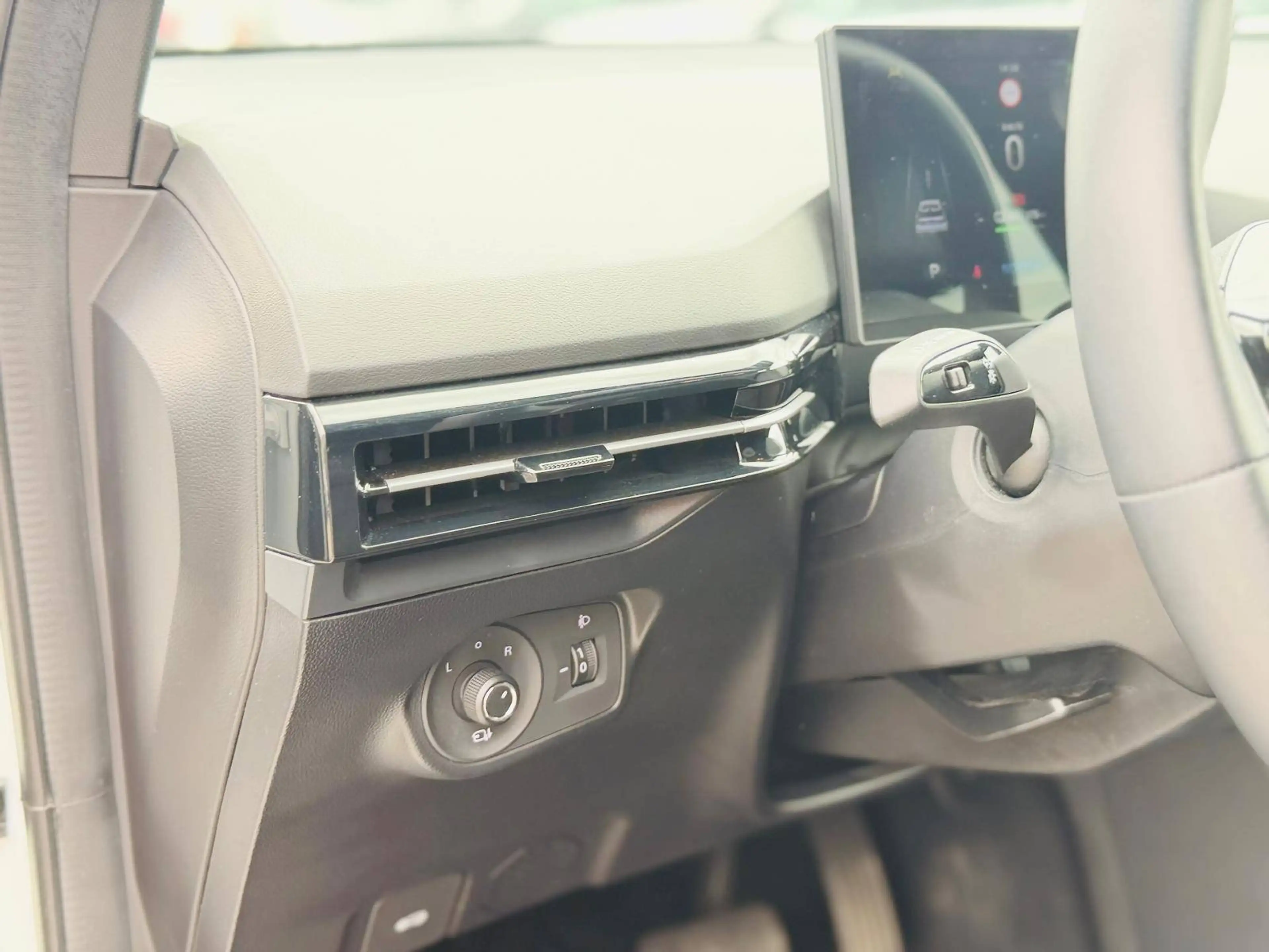 MG MG4 Luxury 64 kWh 150 kW (204 PS) 360° Kamera — photo 15