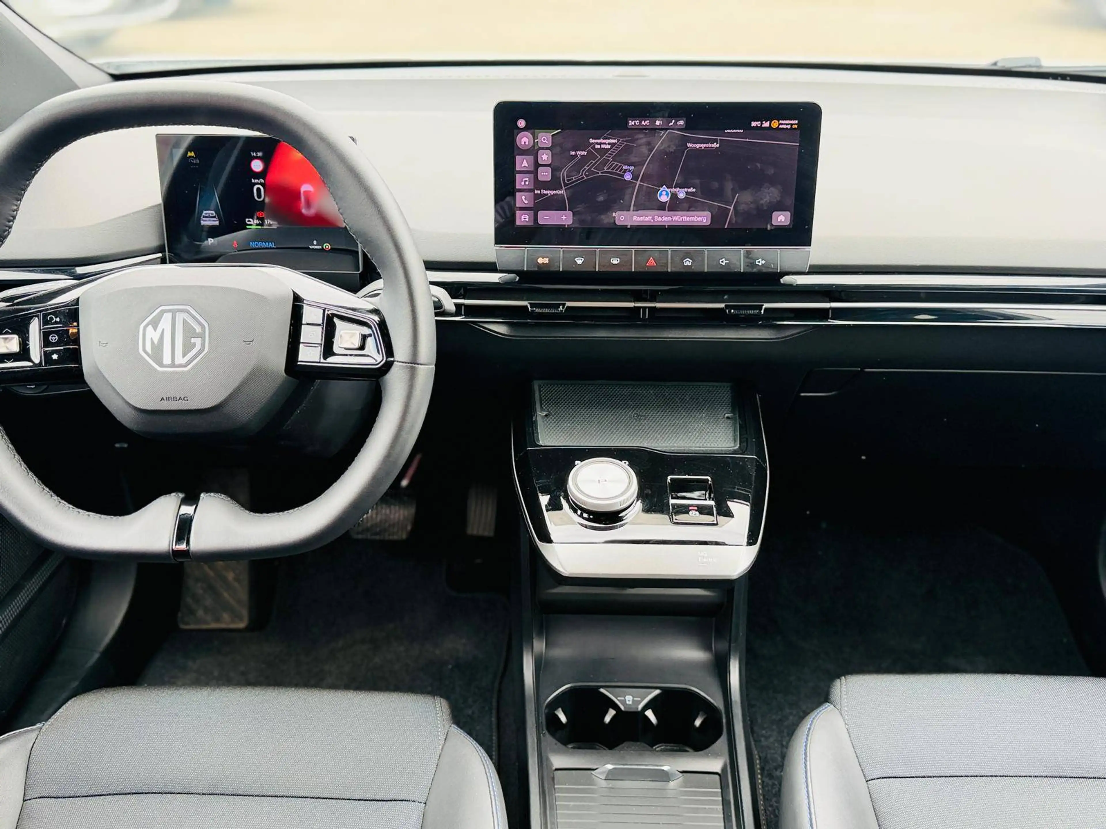 MG MG4 Luxury 64 kWh 150 kW (204 PS) 360° Kamera — photo 7