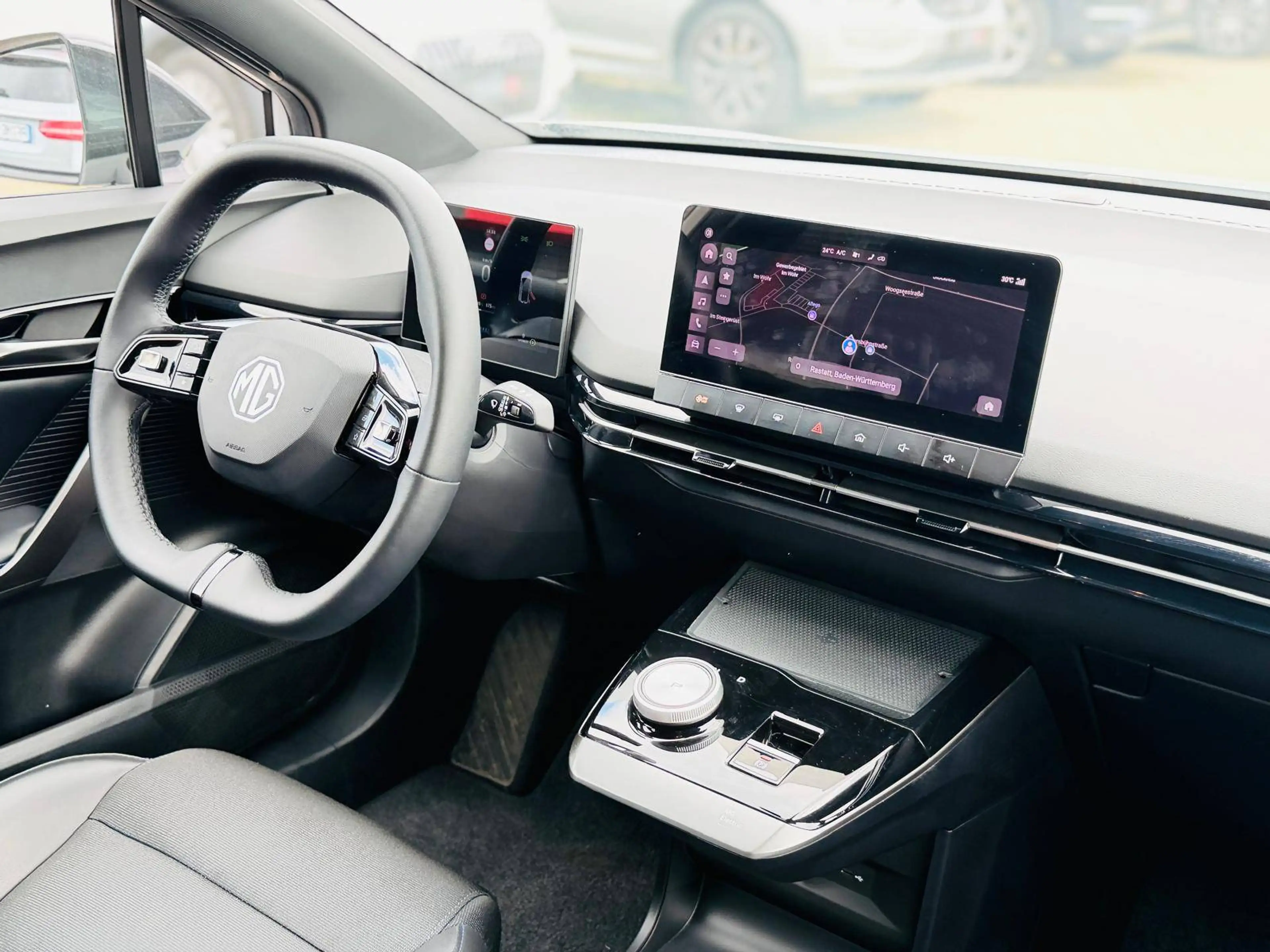 MG MG4 Luxury 64 kWh 150 kW (204 PS) 360° Kamera — photo 10
