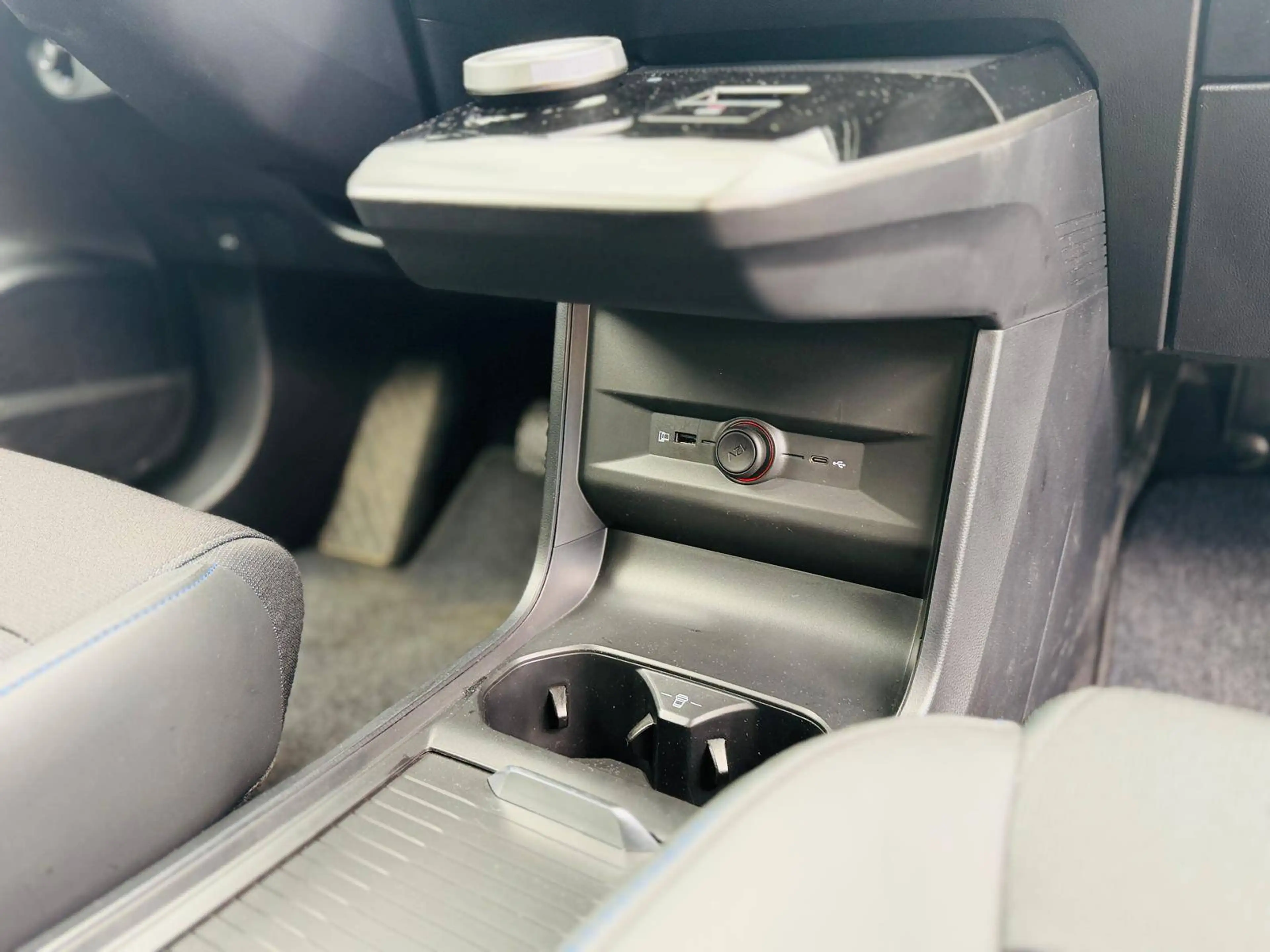 MG MG4 Luxury 64 kWh 150 kW (204 PS) 360° Kamera — photo 14