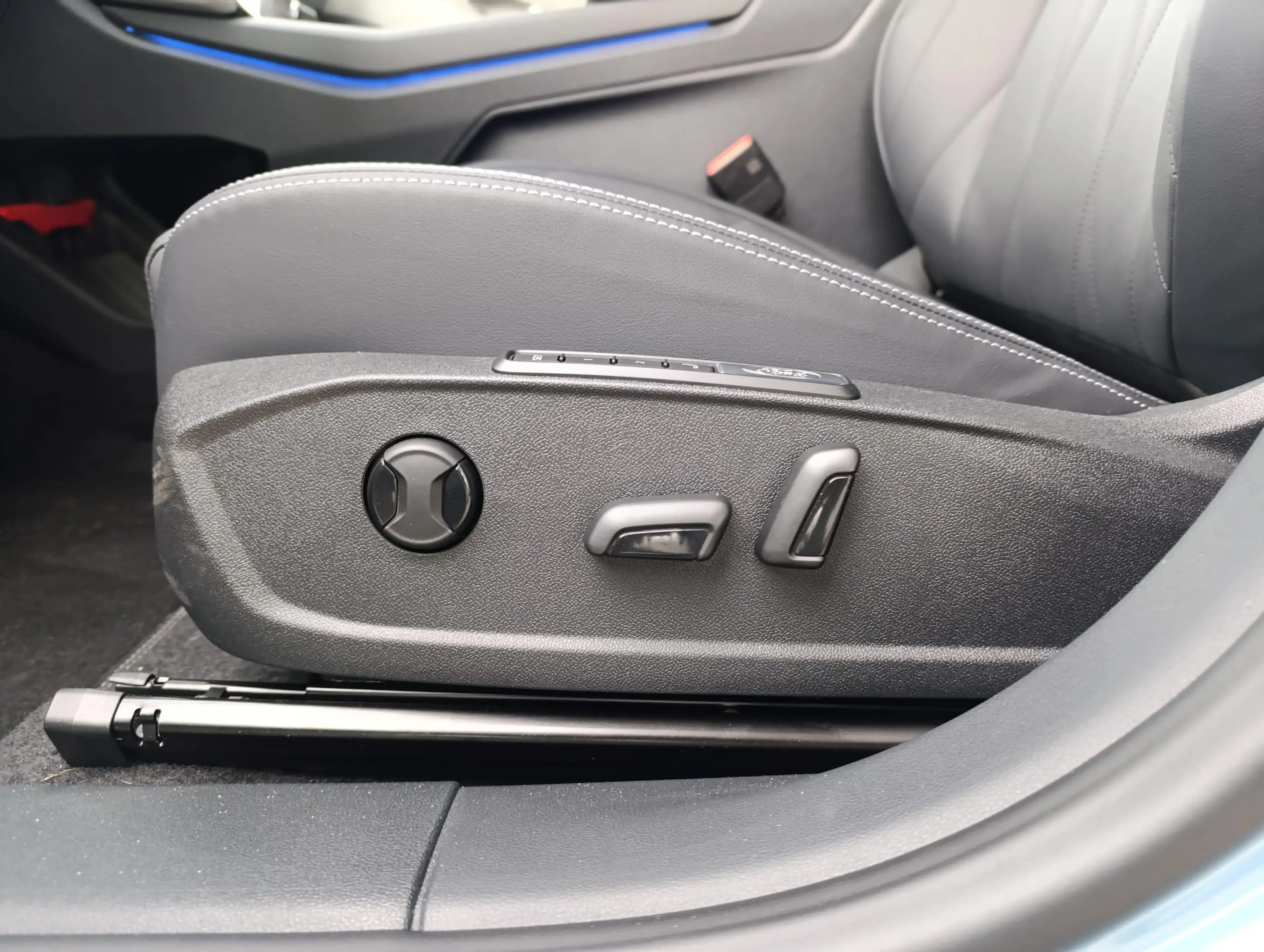 Ford Explorer Premium Extended Range RWD 77 kWh | Panodak | Memo — photo 12