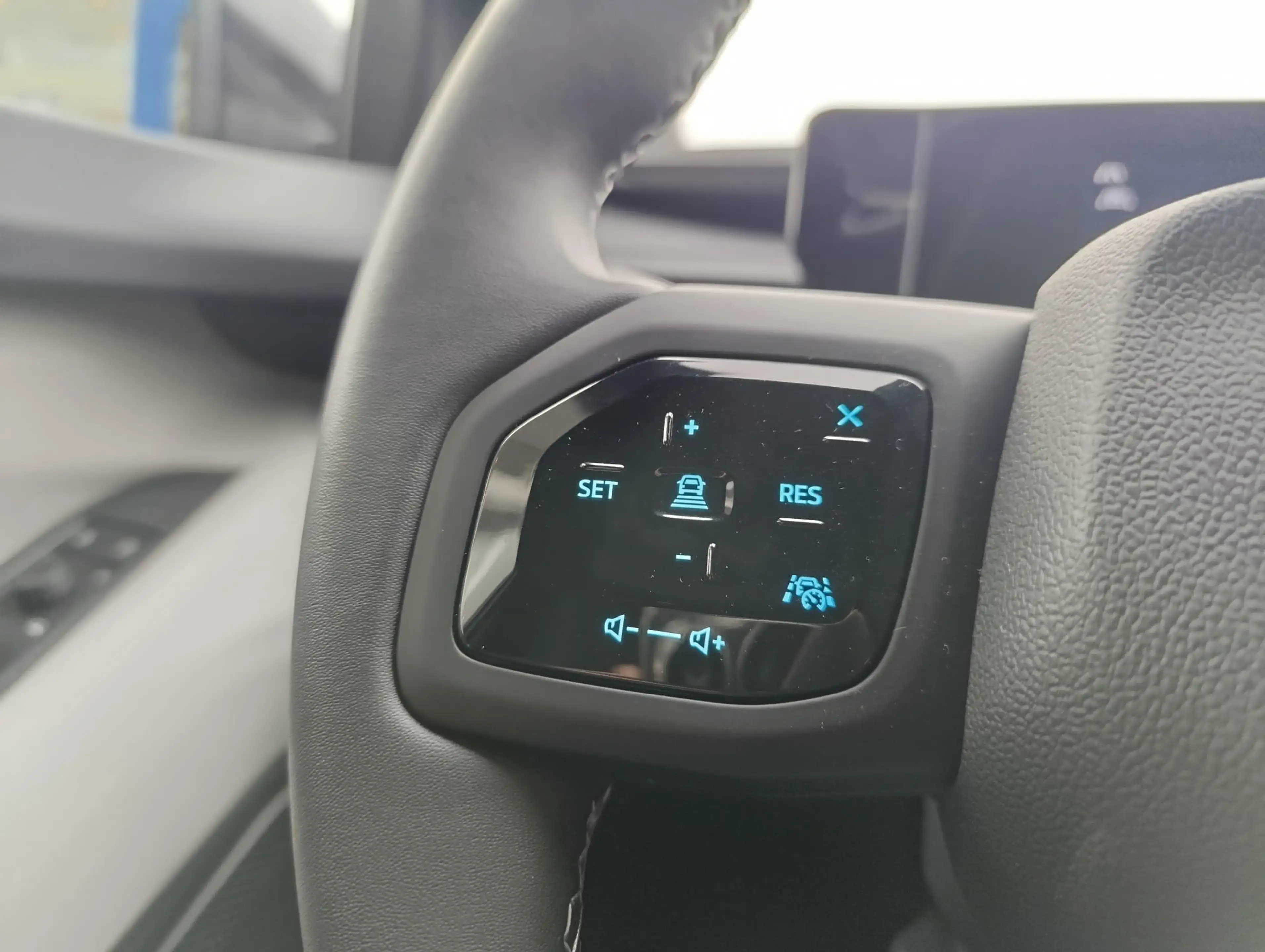 Ford Explorer Premium Extended Range RWD 77 kWh | Panodak | Memo — photo 15