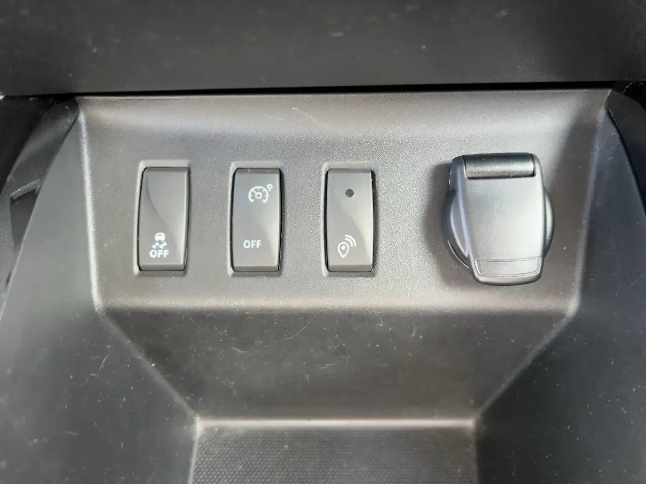 Dacia Spring Essential KLIMA LED-Tagfahrlicht BT ABS ESP ZV, миниатюра 15
