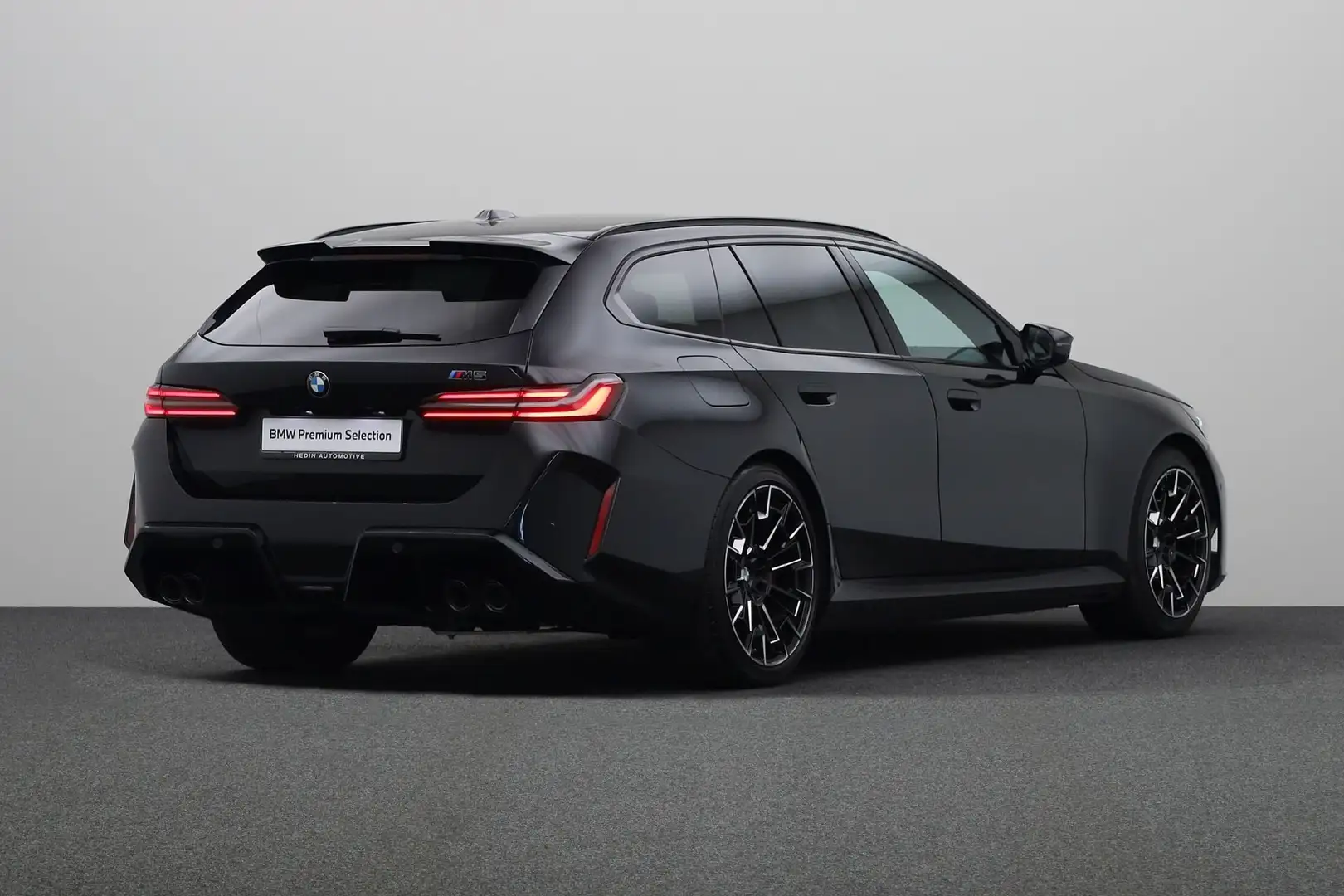 BMW M5 Touring | BMW Iconic Glow | Bowers & Wilikins Soun Zwart - 2