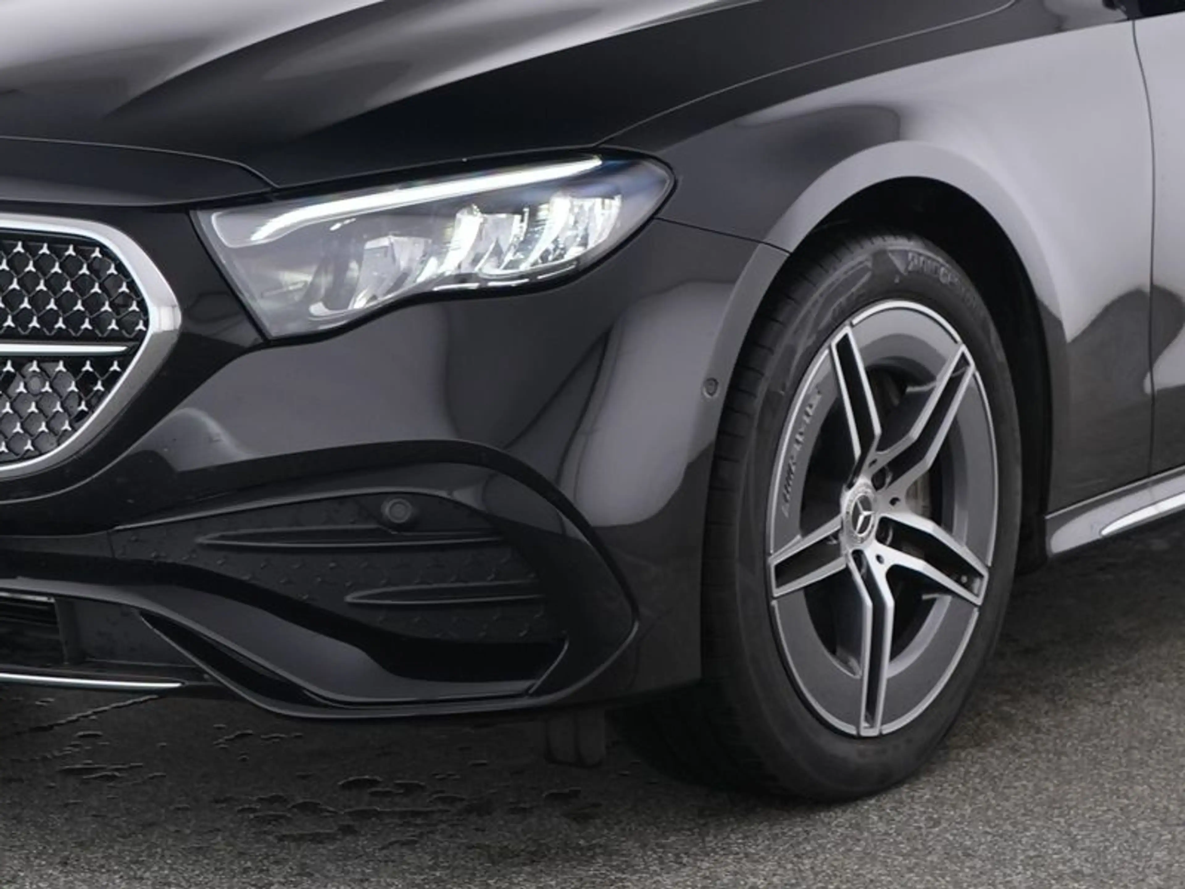 Mercedes-Benz E 300 e 4M *AMG Line Panorama LED Kam Distronic — photo 3